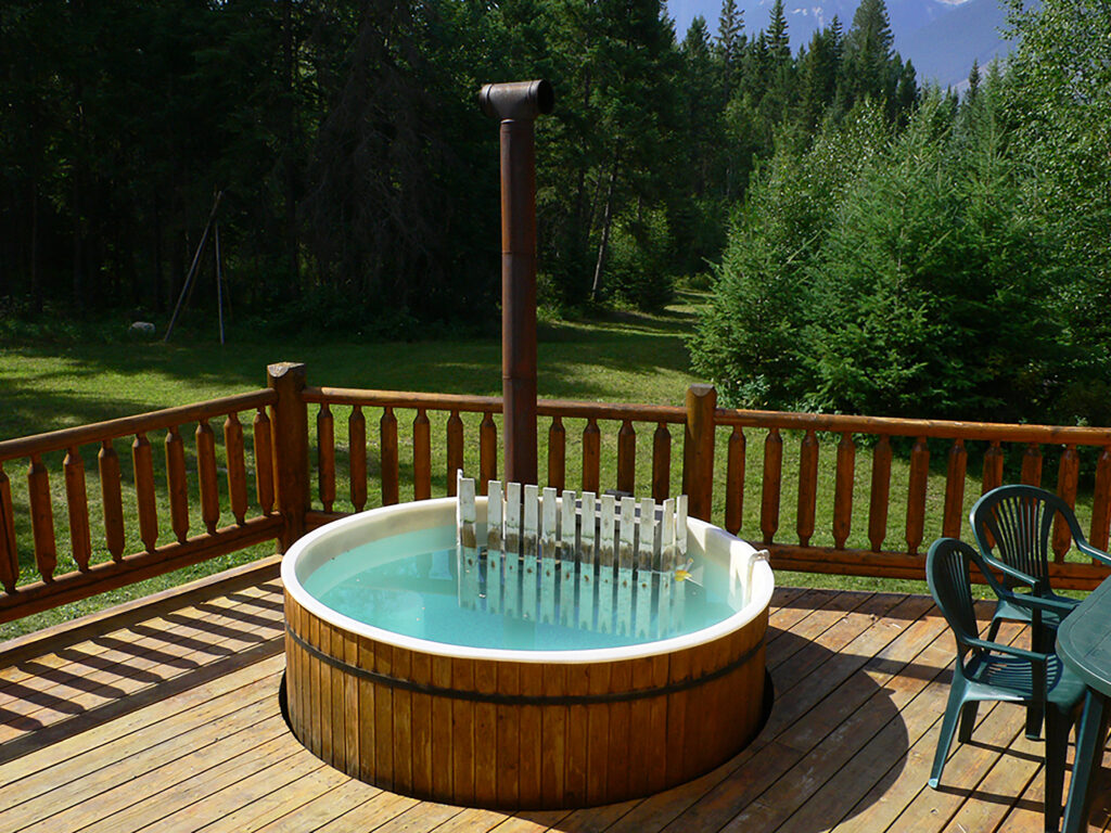 Shared hot tub with mountain views